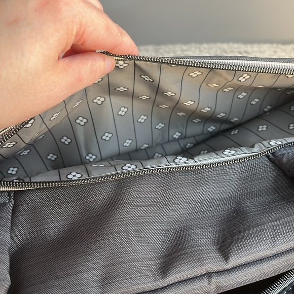 NWT Lug Drifter Duffel Bag - Brushed Grey - Picture 8 of 9